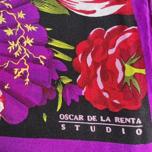 Oscar de la Renta Scarf, Silk, 50x10, Fan Floral Print - Picture 4 of 8